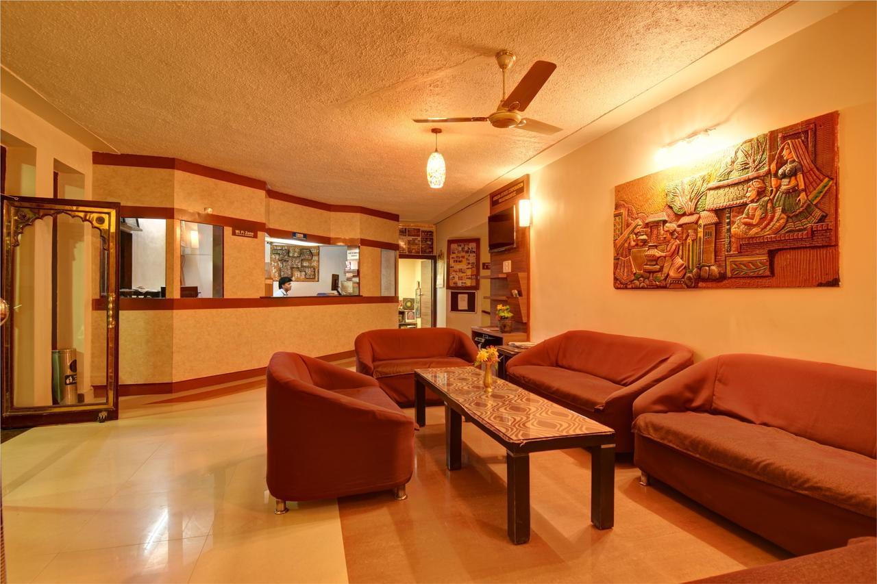 Hotel Savera Palace Mount Abu Bagian luar foto