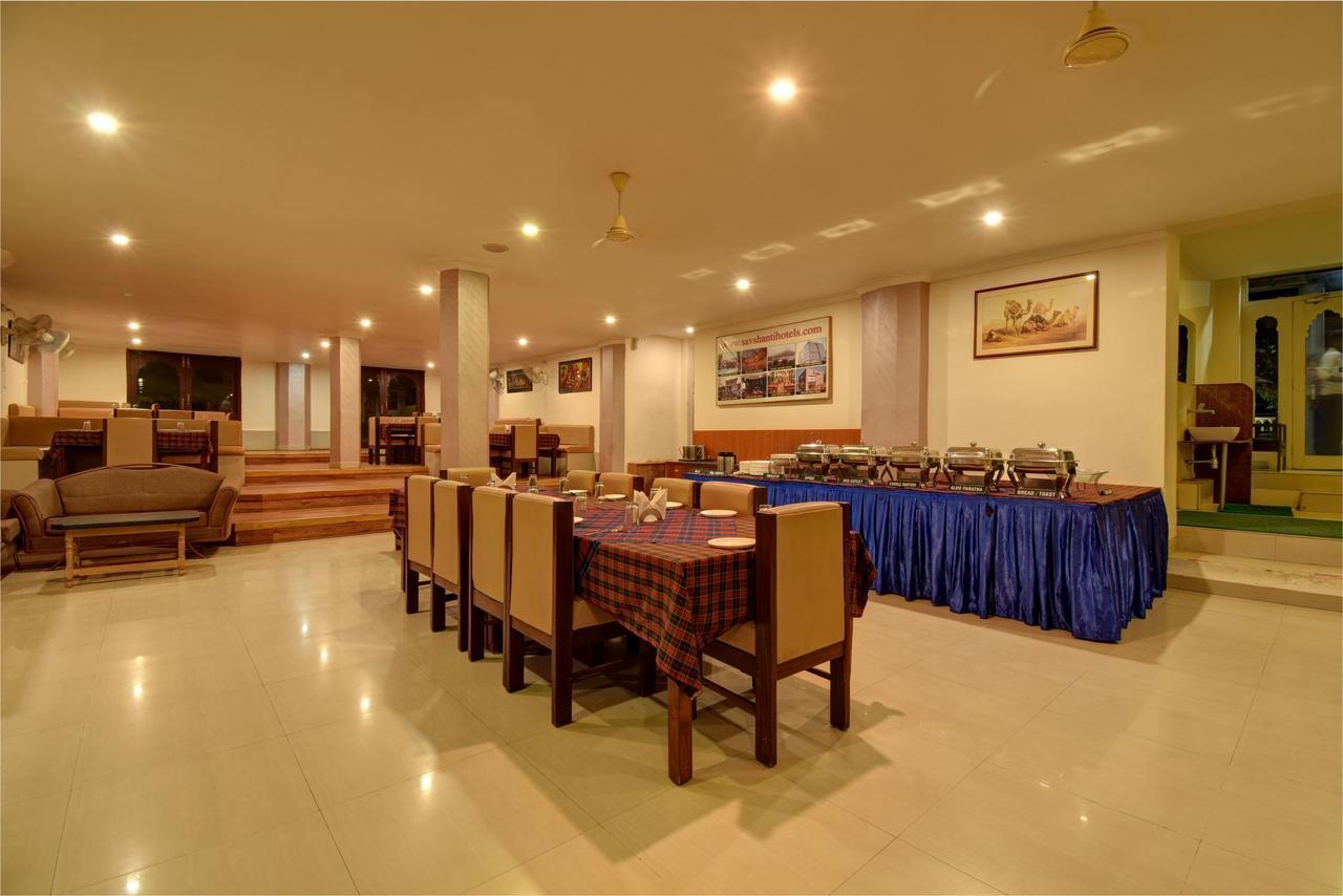 Hotel Savera Palace Mount Abu Bagian luar foto